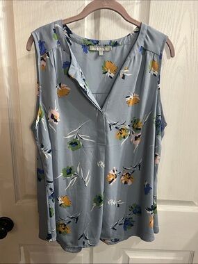 Daniel Rainn Light Blue Sleeveless Floral V-Neck Camisole